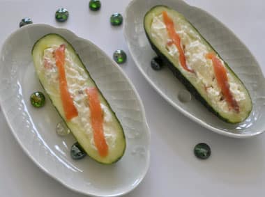 barquitos pepino y salmón ahumado