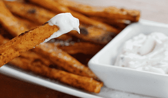 Patatas fritas hechas de camote/boniato