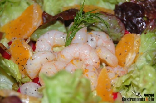 Ensalada de gambas y nectarinas