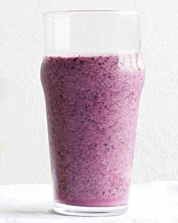 Batido de moras azules y pepino