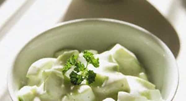 Ensalada de Yogurt con Pepinos