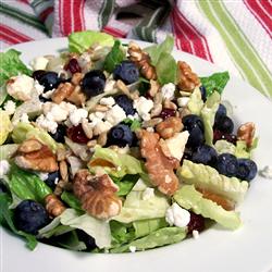 Ensalada dulce,con nueces, quesos y frutas