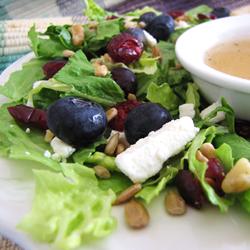 Ensalada dulce,con nueces, quesos y frutas