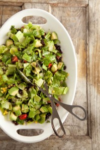 Ensalada de aguacate y frijoles negros