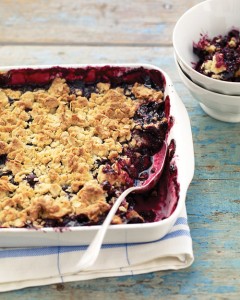 Postre crujiente con arándanos 