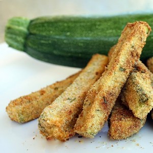 Patatas fritas hechas de calabacín