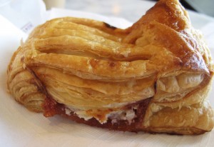 Pastel de Guayaba y Queso