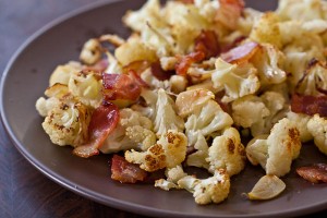 Coliflor asado con ajo y bacon