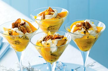 Yogur con fruta y nueces