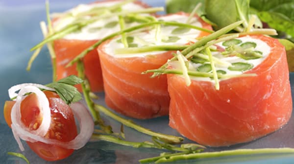 Rollitos de Salmón Ahumado con Queso