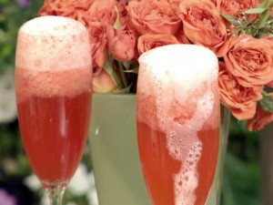Coctel de champán y fresas