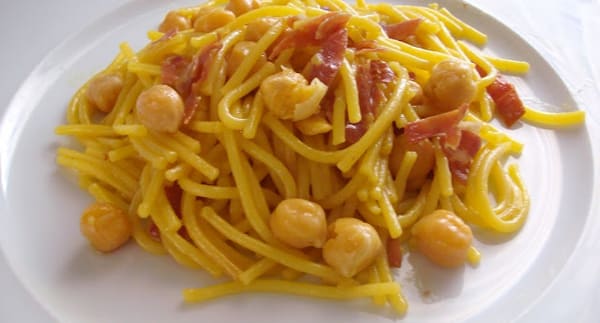 Fideos con Garbanzos