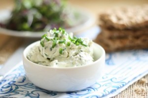 Queso de crema con un toque de ajo y hierbas 