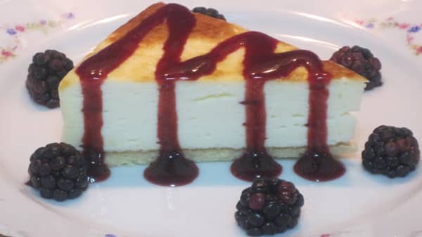 Tarta de Queso con Salsa de Moras