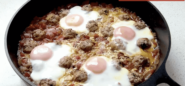 Tajine de Koftas con huevos