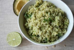 Arroz con aguacate cremoso