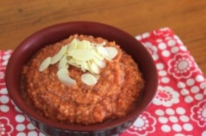 Tomate para pan con un toque de almendras 