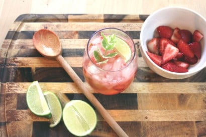 Gin y tonic con un toque de fresas