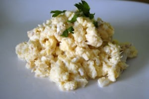 Revuelto de huevos con bacalao 