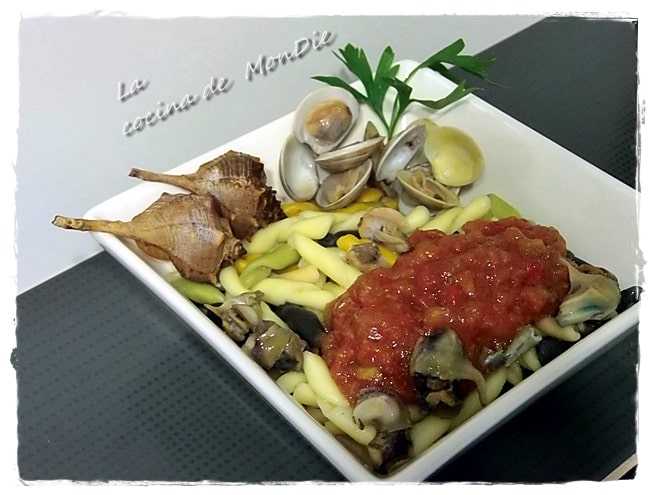 Pasta con caracolas y chirlas