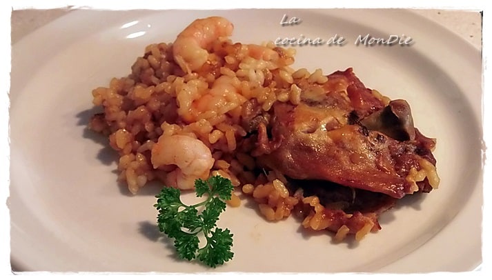 Arroz con pollo y gambas