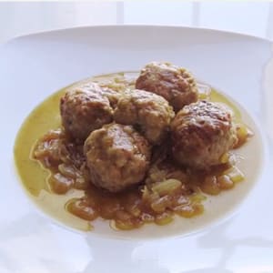 Albóndigas en Salsa de Cebolla