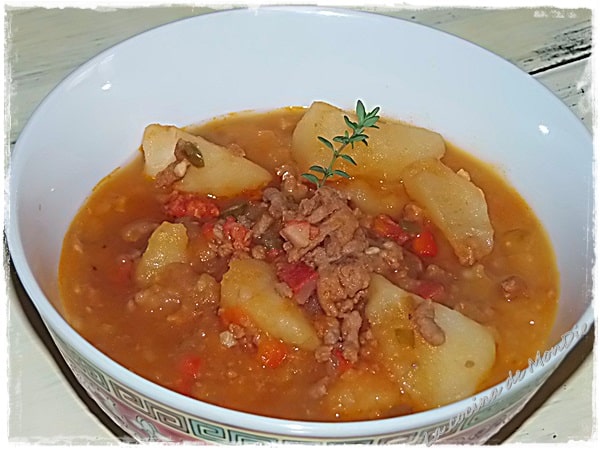 Patatas guisadas con picadillo de ternera