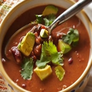 Sopa de Fríjol con Comino y Jalapeño