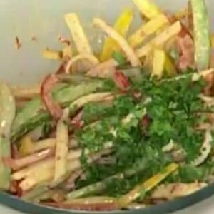 Ensalada de Pimientos con Aderezo de Chipotle