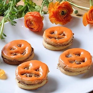 Galletas de Halloween con Crema de Cacahuate y Chocolate