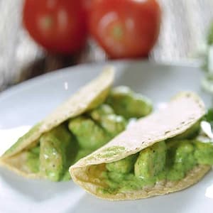 Tacos de Pollo en Salsa Cremosa de Cilantro