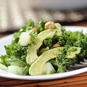 Ensalada de Col con Aguacate