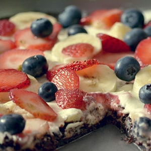 Pizza de Brownie con Fruta