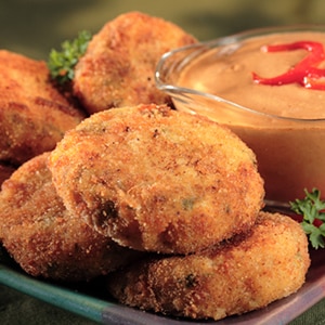 Croquetas de Papa y Jamón con Salsa de Pimiento Rojo Asado