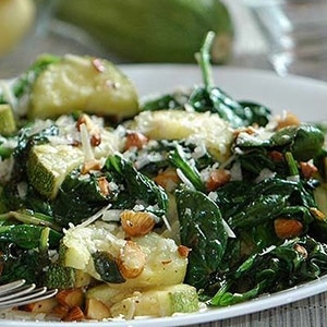 Ensalada tibia de Calabacitas con Espinacas