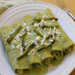 Enchiladas de Pollo Ligeras con Rajas